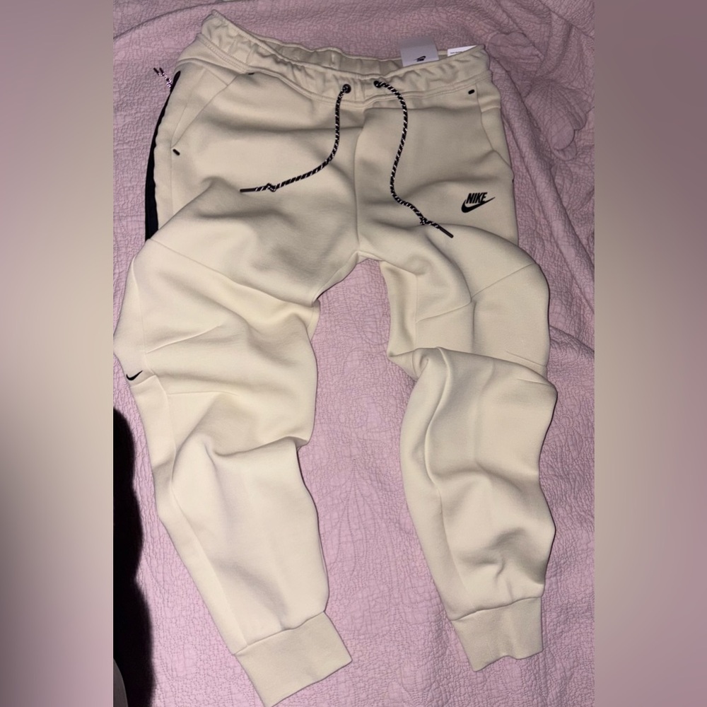Nike Cream Nike Tech Sweatpants Brand New Large.